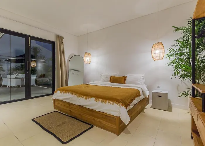 ヴィラ Elegant 4 Bedroom Huge Pool In チャングー