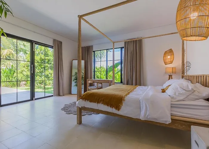 ヴィラ Elegant 4 Bedroom Huge Pool In