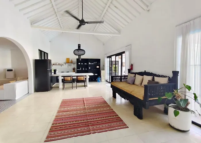 ヴィラ Elegant 4 Bedroom Huge Pool In